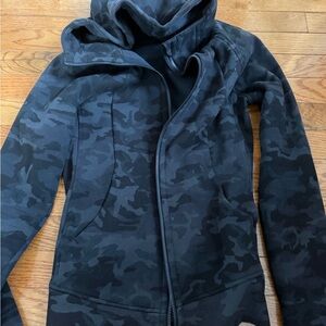 LULULEMON RARE Women's Camouflage Zip-Up Jacket